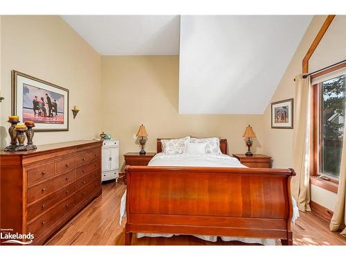 132 Venture Boulevard, The Blue Mountains, ON - Indoor Photo Showing Bedroom