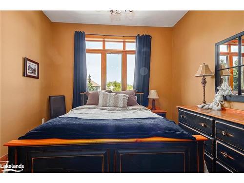 132 Venture Boulevard, The Blue Mountains, ON - Indoor Photo Showing Bedroom