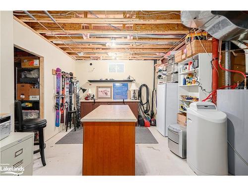 132 Venture Boulevard, The Blue Mountains, ON - Indoor Photo Showing Laundry Room