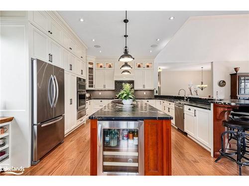 132 Venture Boulevard, The Blue Mountains, ON - Indoor Photo Showing Kitchen With Upgraded Kitchen