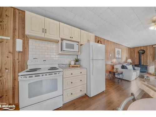 534 Hurdville Rd, Mckellar, ON - Indoor Photo Showing Kitchen