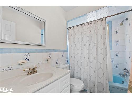 49 32Nd Street N, Wasaga Beach, ON - Indoor Photo Showing Bathroom