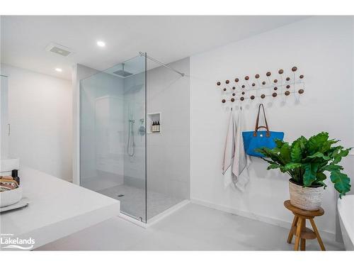 495957 Grey Road 2, Ravenna, ON - Indoor Photo Showing Bathroom