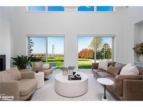 495957 Grey Road 2, Ravenna, ON - Indoor Photo Showing Living Room