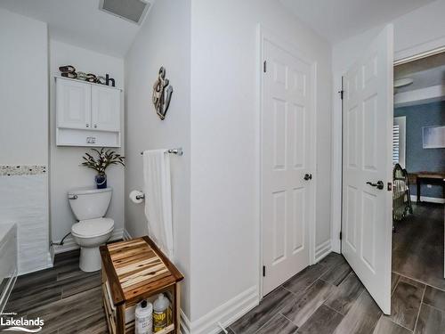 208-130 Steamship Bay Road, Gravenhurst, ON - Indoor Photo Showing Bathroom