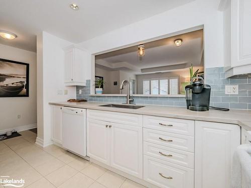 208-130 Steamship Bay Road, Gravenhurst, ON - Indoor Photo Showing Kitchen