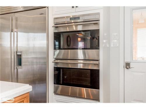 828350 32 Side Road Glencairn Townline, Mulmur, ON - Indoor Photo Showing Kitchen With Upgraded Kitchen