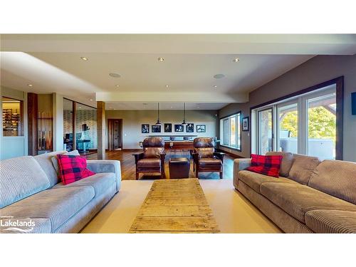 589370 Grey 19 Road, The Blue Mountains, ON - Indoor Photo Showing Living Room