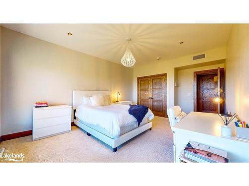 589370 Grey 19 Road, The Blue Mountains, ON - Indoor Photo Showing Bedroom