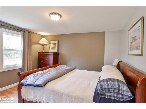 2086 60 Highway, Huntsville, ON - Indoor Photo Showing Bedroom