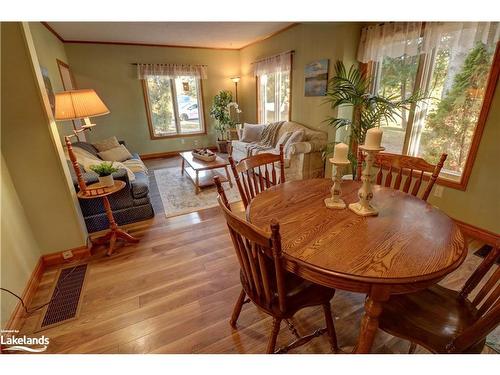 102 Hanes Road, Huntsville, ON - Indoor Photo Showing Dining Room