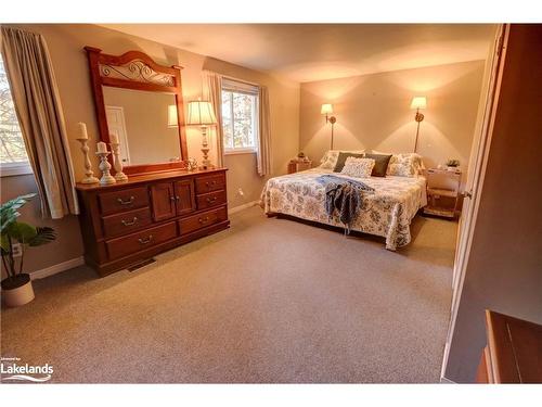 102 Hanes Road, Huntsville, ON - Indoor Photo Showing Bedroom