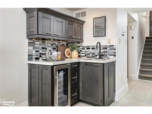 202-796404 19 Grey Road, The Blue Mountains, ON - Indoor Photo Showing Kitchen