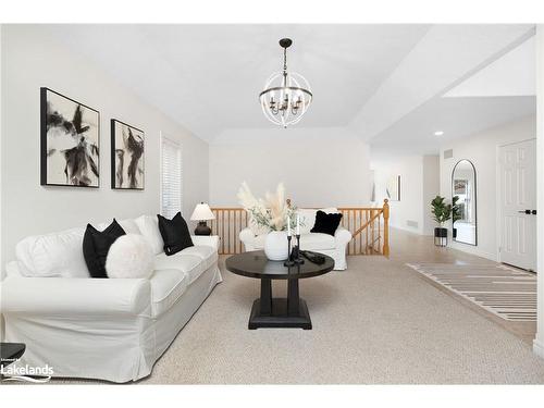 12 Chamberlain Crescent, Collingwood, ON - Indoor Photo Showing Living Room