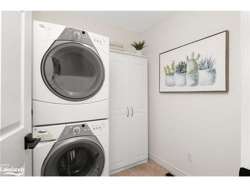 12 Chamberlain Crescent, Collingwood, ON - Indoor Photo Showing Bathroom