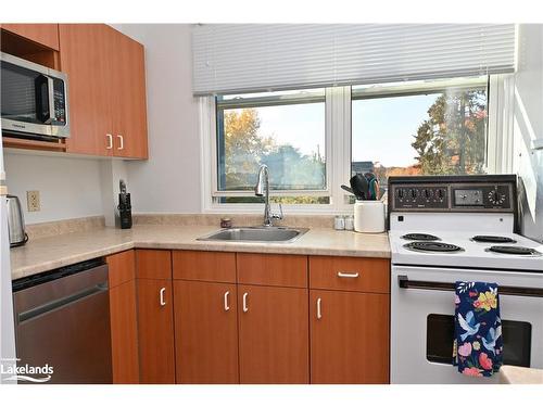 10-118 Isabella Street, Parry Sound, ON - Indoor Photo Showing Kitchen