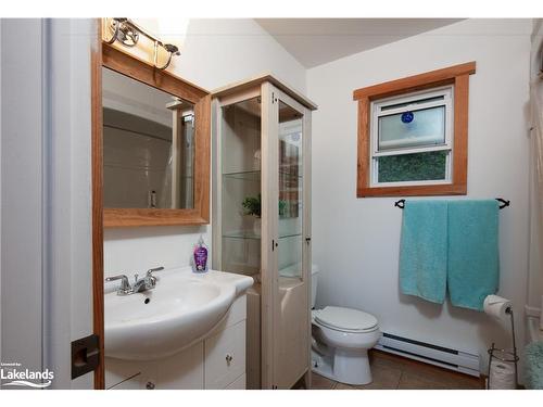 1-1044 Young'S Road, Port Carling, ON - Indoor Photo Showing Bathroom