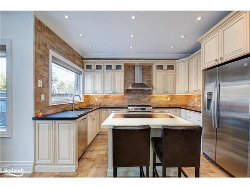 121 Kirkbride Crescent, Vaughan, ON - Indoor Photo Showing Kitchen With Stainless Steel Kitchen With Upgraded Kitchen