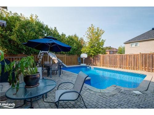 121 Kirkbride Crescent, Vaughan, ON - Outdoor With In Ground Pool With Backyard