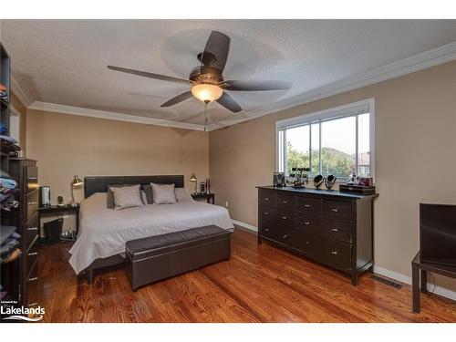 121 Kirkbride Crescent, Vaughan, ON - Indoor Photo Showing Bedroom