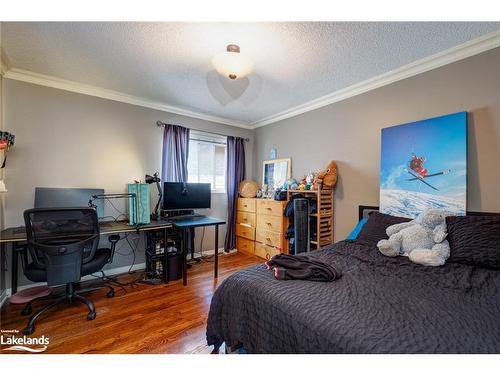 121 Kirkbride Crescent, Vaughan, ON - Indoor Photo Showing Bedroom