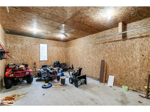 140 Wolfe Trail, Tiny, ON - Indoor Photo Showing Garage