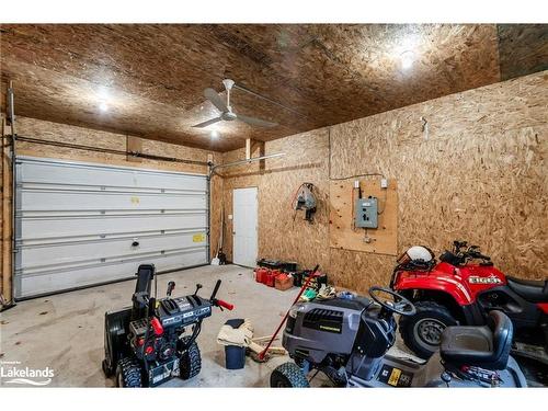 140 Wolfe Trail, Tiny, ON - Indoor Photo Showing Garage