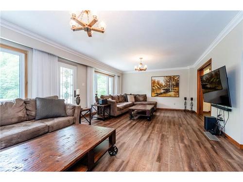 9 Bourgeois Court, Tiny, ON - Indoor Photo Showing Living Room