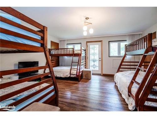 9 Bourgeois Court, Tiny, ON - Indoor Photo Showing Bedroom