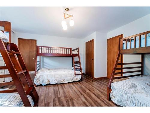 9 Bourgeois Court, Tiny, ON - Indoor Photo Showing Bedroom