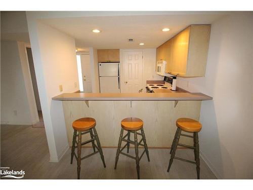 153-53 Trott Boulevard, Collingwood, ON - Indoor Photo Showing Kitchen