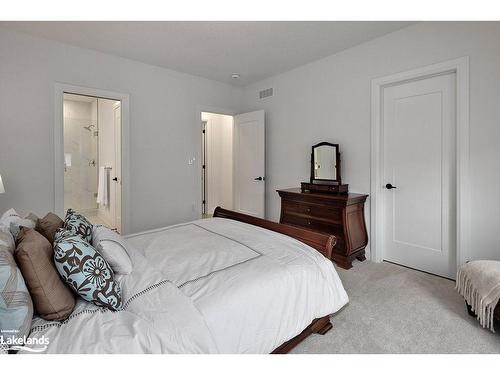 101 Clippers Lane, Town Of Blue Mountains, ON - Indoor Photo Showing Bedroom