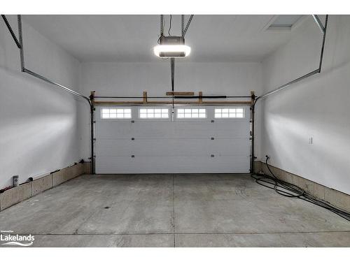 101 Clippers Lane, Town Of Blue Mountains, ON - Indoor Photo Showing Garage