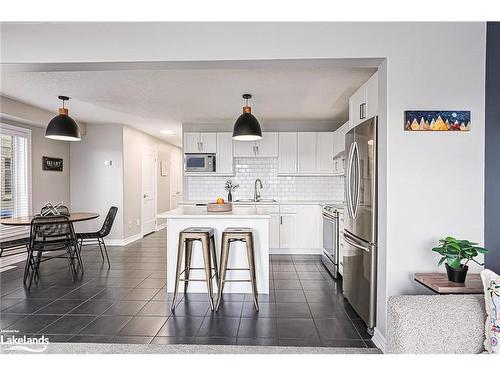 10 Foley Crescent, Collingwood, ON - Indoor Photo Showing Kitchen With Stainless Steel Kitchen With Upgraded Kitchen