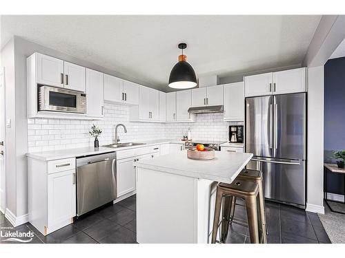 10 Foley Crescent, Collingwood, ON - Indoor Photo Showing Kitchen With Stainless Steel Kitchen With Upgraded Kitchen