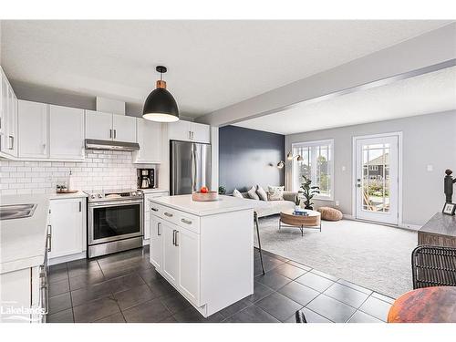 10 Foley Crescent, Collingwood, ON - Indoor Photo Showing Kitchen With Stainless Steel Kitchen With Upgraded Kitchen