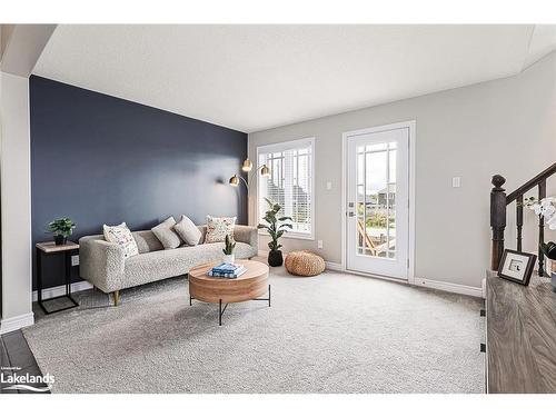 10 Foley Crescent, Collingwood, ON - Indoor Photo Showing Living Room