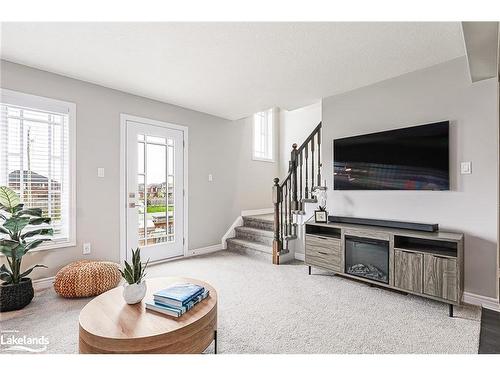 10 Foley Crescent, Collingwood, ON - Indoor Photo Showing Living Room