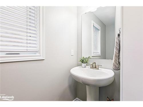 10 Foley Crescent, Collingwood, ON - Indoor Photo Showing Bathroom