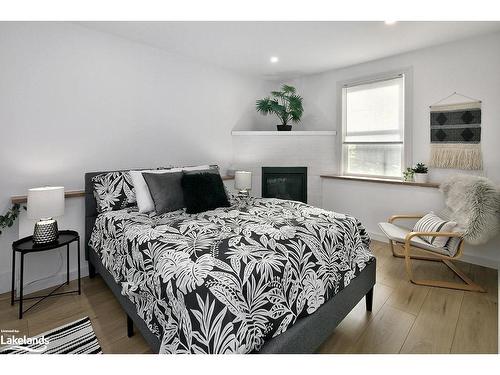 73 Arthur Street, Thornbury, ON - Indoor Photo Showing Bedroom