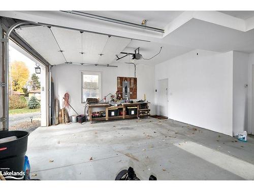 73 Arthur Street, Thornbury, ON - Indoor Photo Showing Garage