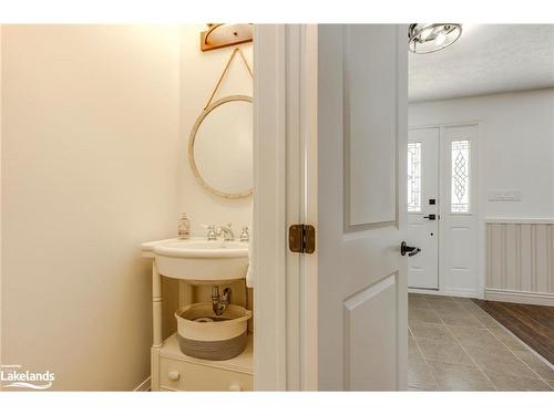 260 12 Concession E, Tiny Twp, ON - Indoor Photo Showing Bathroom