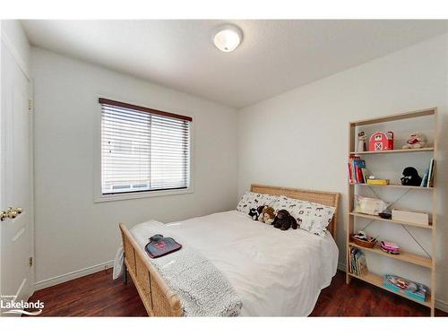 47 Williams Street, Collingwood, ON - Indoor Photo Showing Bedroom