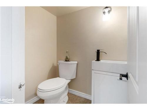 645 Quebec Street, Midland, ON - Indoor Photo Showing Bathroom