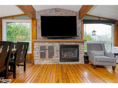 128 James Street, Town Of Blue Mountains, ON - Indoor Photo Showing Living Room With Fireplace