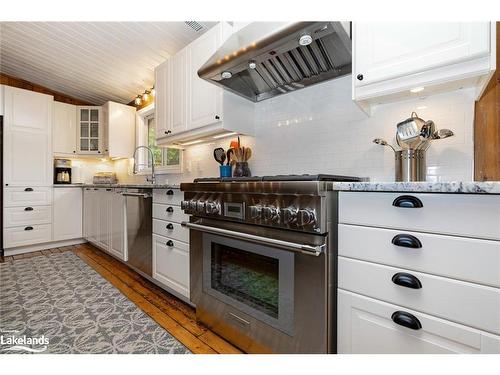 128 James Street, Town Of Blue Mountains, ON - Indoor Photo Showing Kitchen With Upgraded Kitchen