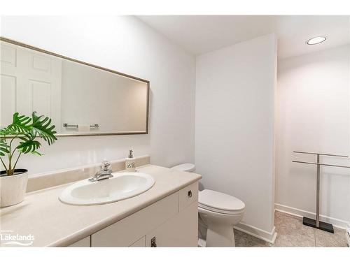 2-15 Golf Course Road, Bracebridge, ON - Indoor Photo Showing Bathroom