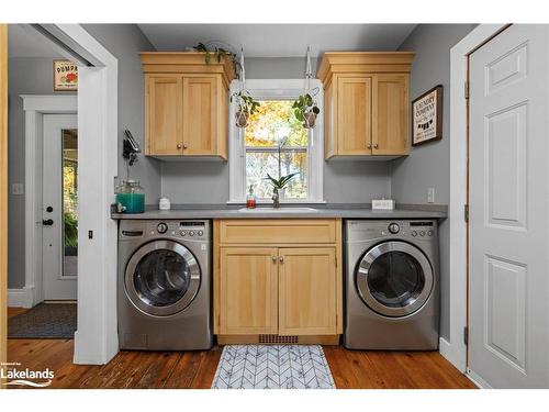 1236 Butter And Egg Road Road, Bracebridge, ON - Indoor Photo Showing Laundry Room