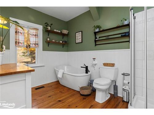 1236 Butter And Egg Road Road, Bracebridge, ON - Indoor Photo Showing Bathroom