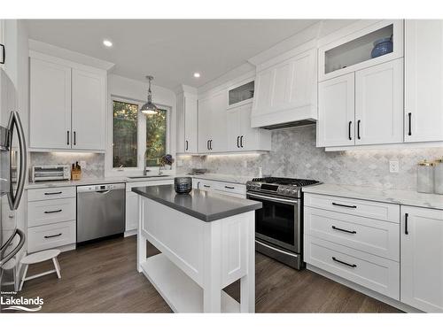 22-1094 Mortimers Point Road, Port Carling, ON - Indoor Photo Showing Kitchen With Upgraded Kitchen